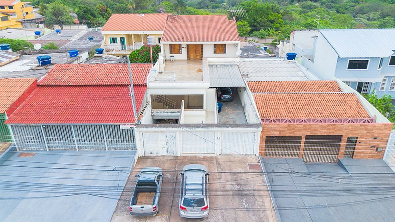 Casa/Varanda/Churrasqueira/Até 9 Hóspedes/JrCatito